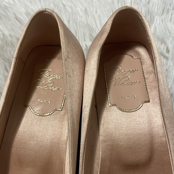 Roger Vivier Belle Pilgrim Buckle Satin Pumps (in blush pink) - Picture 3 of 11
